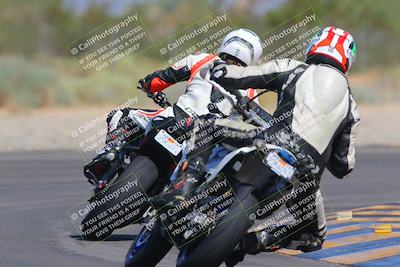 media/Sep-25-2023-Moto Forza (Mon) [[81ffa65e0a]]/B-C Group/Session 4 (Turn 2 Backside)/